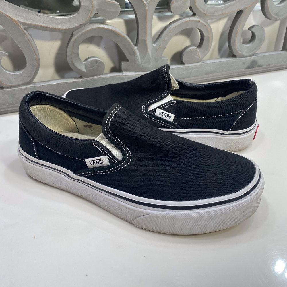 Like-New Black 5.5 Women’s Van’s Slip-On Sneaker